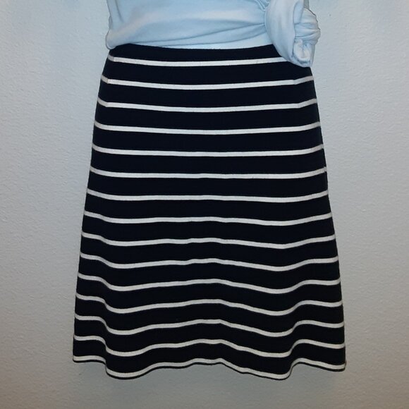 Banana Republic Skirt * Navy Blue w/White Stripes * Sz 14 EUC * T-Shirt Fabric - Picture 1 of 10